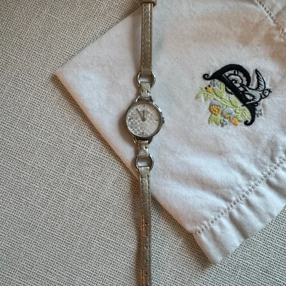 Coach Metallic Platinum Leather and SS Watch - Picture 9 of 10